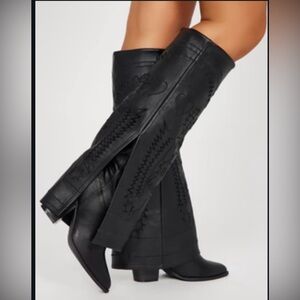 🆕 Knee High Heeled Boots with Embroidery NIB